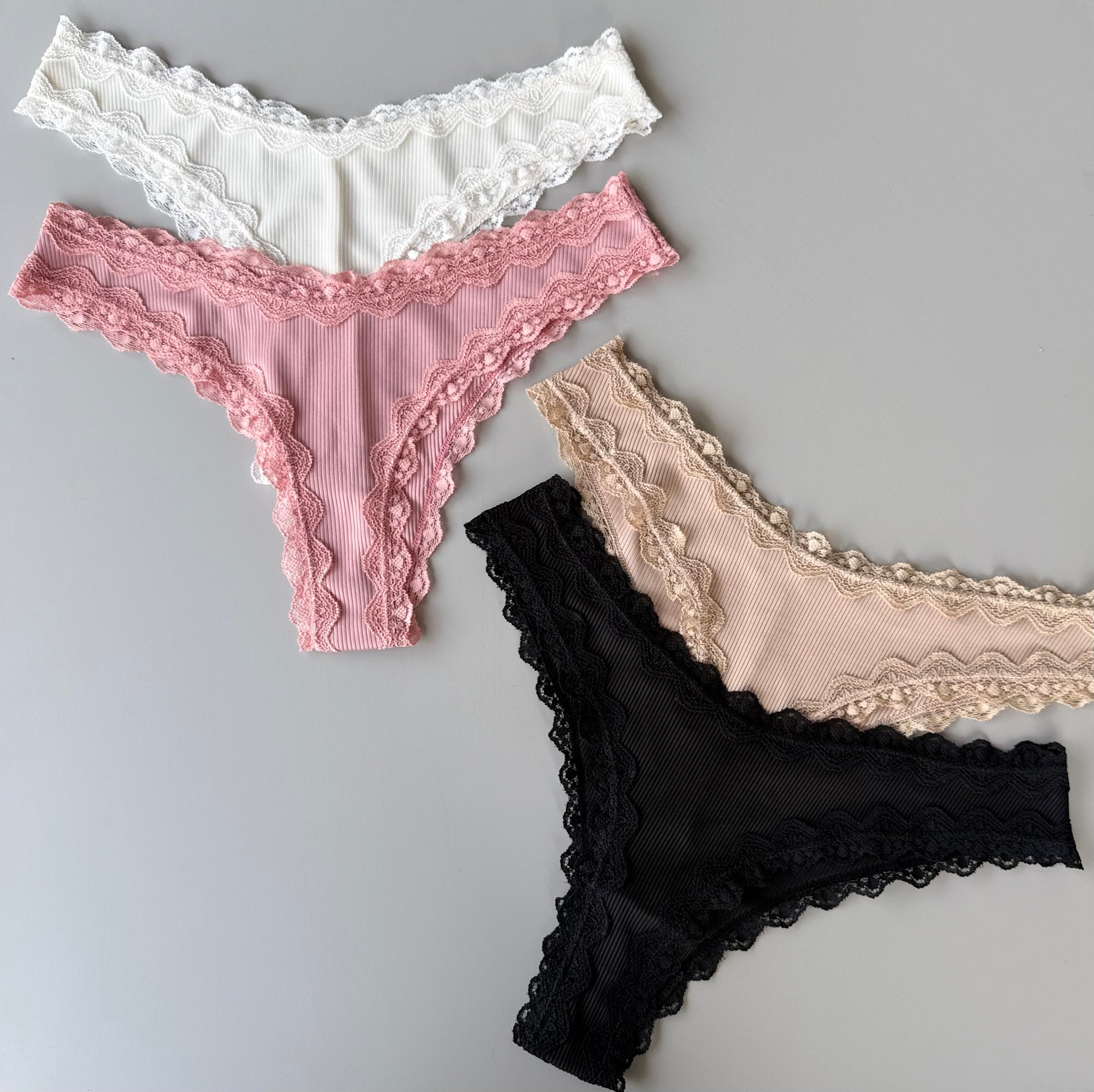 Set X 4 Panties Estilo Hipster en Rib