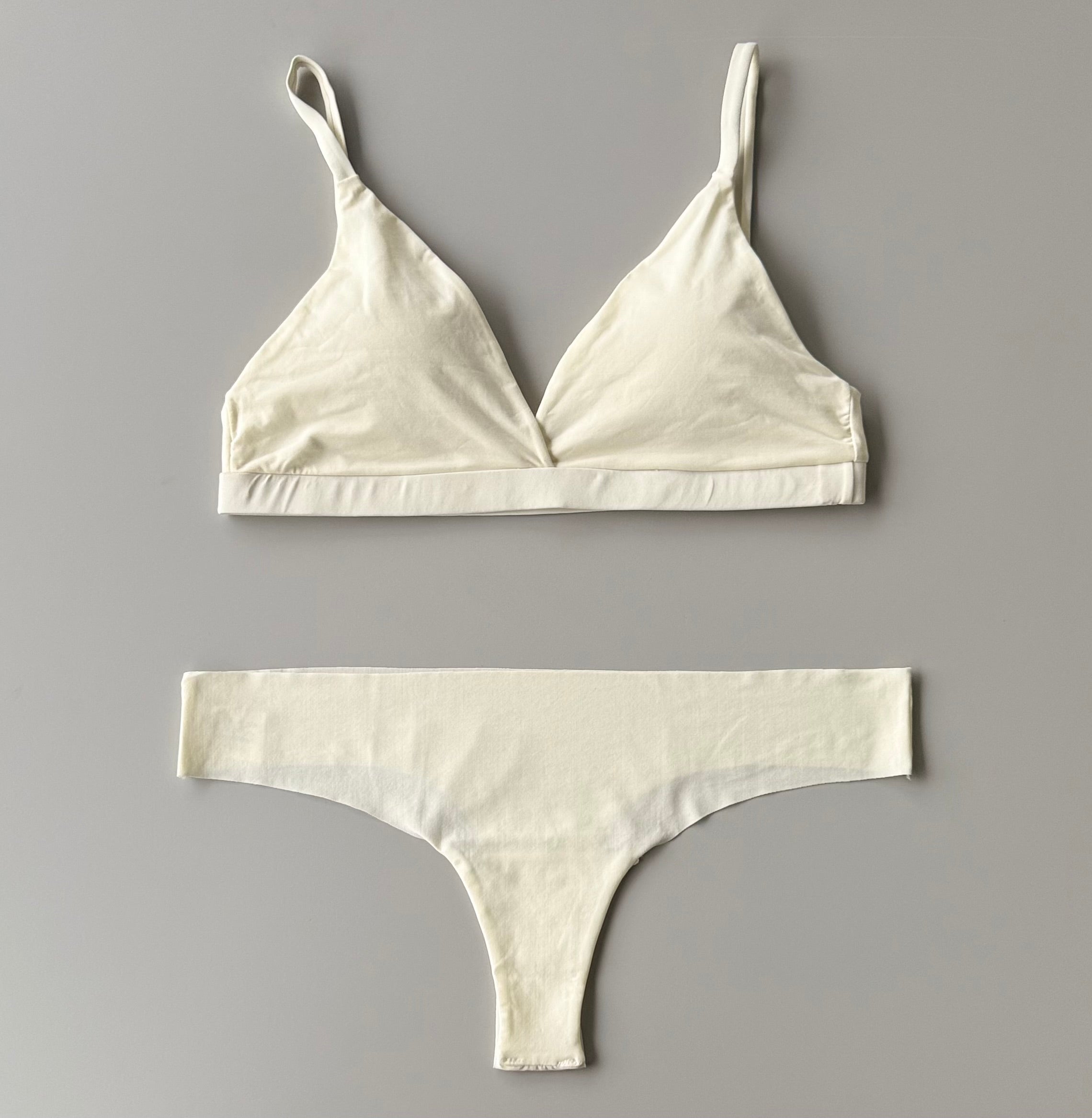 Set: Top Estilo Bra + Comfy Panty Estilo Tanga Sin Costuras