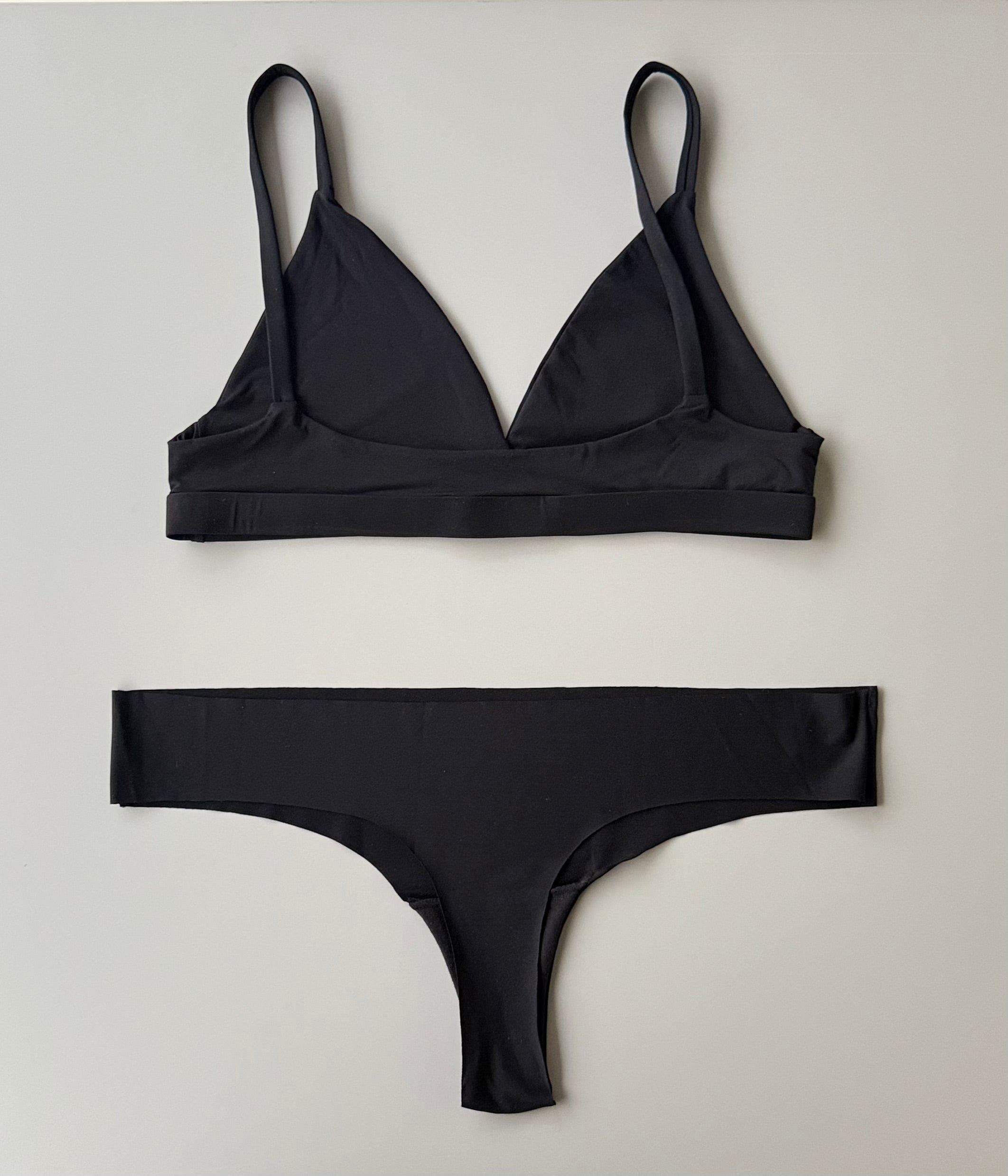 Set: Top Estilo Bra + Comfy Panty Estilo Tanga Sin Costuras