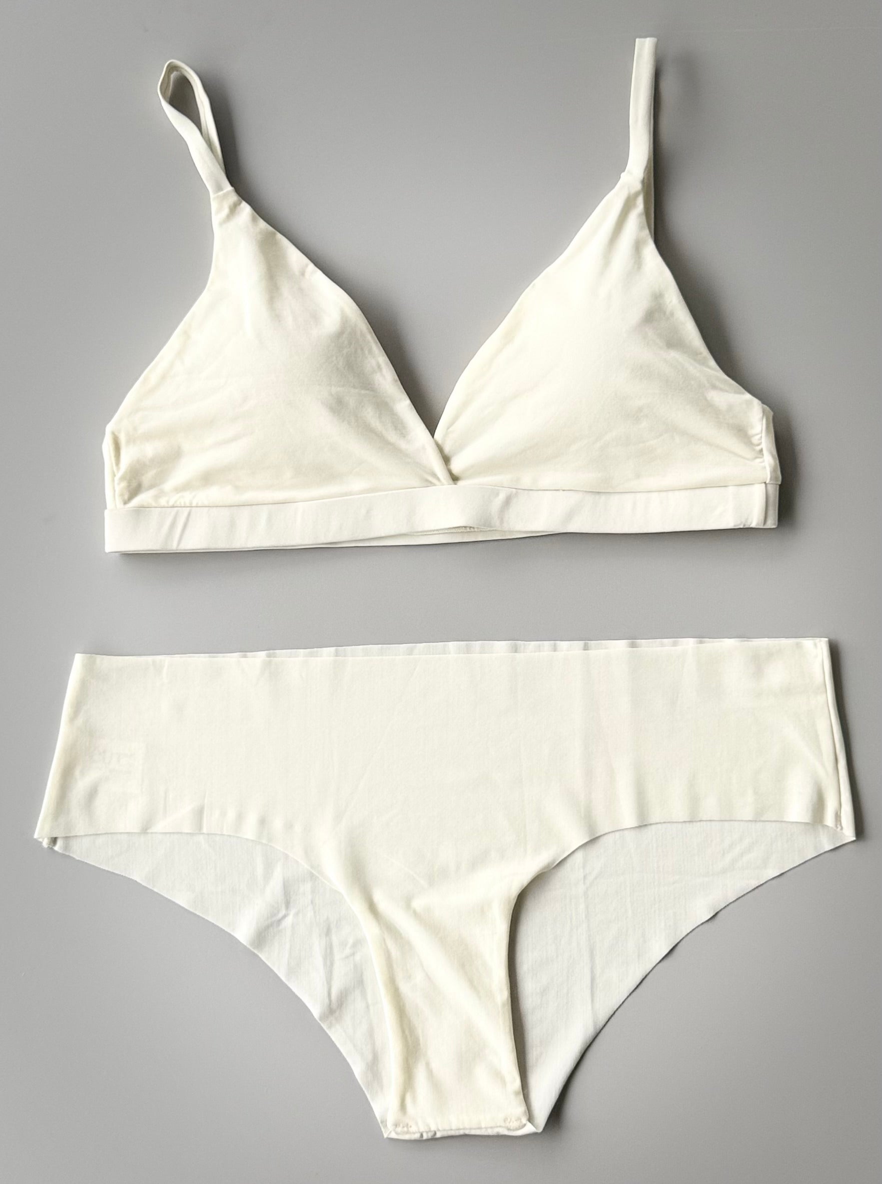 Set: Top Estilo Bra Sin Costuras + Panty Estilo Hipster Sin Costuras